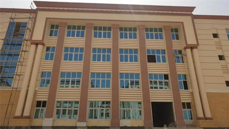 د. خالد عبد الغفار يستعرض تقريرًا عن الأعمال الإنشائية بجامعة بني سويف الأهلية (صور)