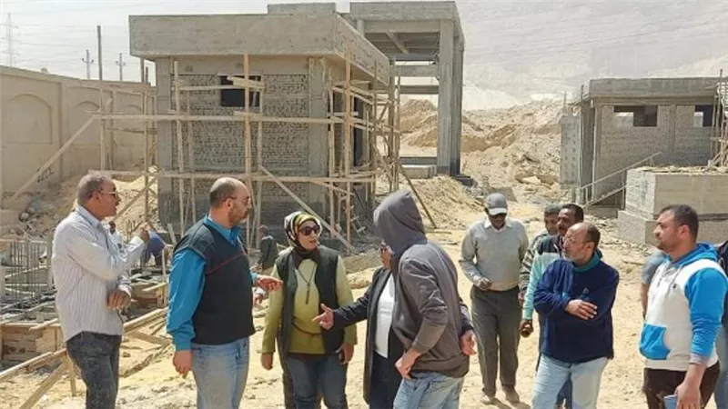 وزير الإسكان: جولات مكثفة لمسئولي المدن الجديدة لمتابعة سير العمل بالمشروعات (صور)