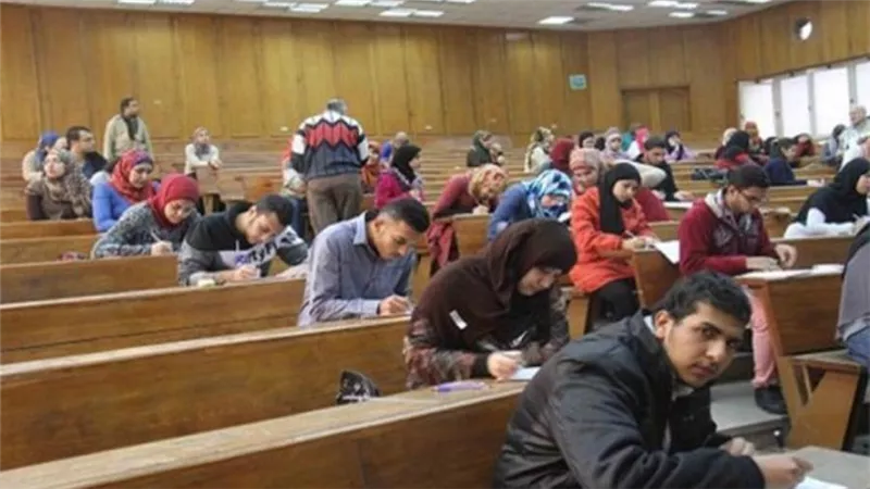 عاجل | الحكومة تكشف حقيقة تأجيل امتحانات الفصل الدراسي الثاني بالجامعات والمعاهد