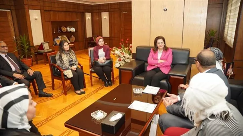 وزيرة التخطيط تستقبل ممثلي الجامعات الحكومية والطلاب المشاركين في 