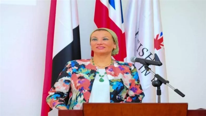وزيرة البيئة تشارك بندوة الجامعة البريطانية عن دور الشباب في مواجهة تغير المناخ (صور)