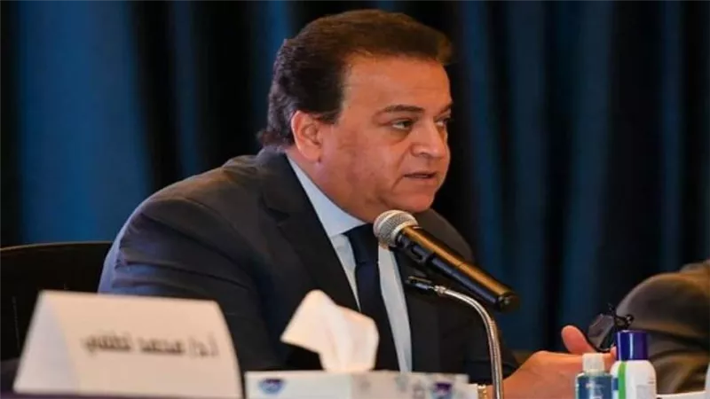 د. خالد عبد الغفار يستعرض تقريرًا عن تطور العمل بـ 