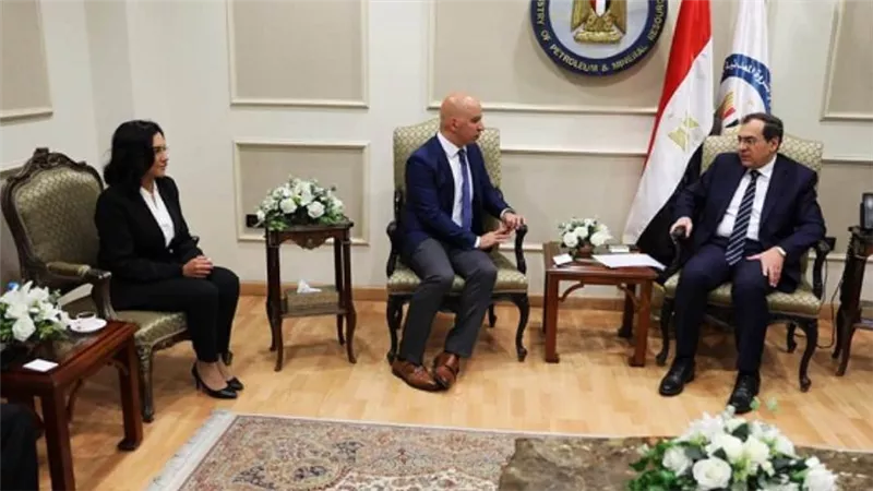 قطاع البترول يتعاون مع جنرال اليكتريك العالمية في مجال الاستدامة وخفض الانبعاثات (صور)