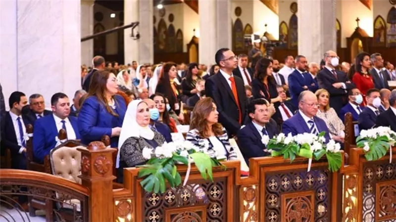 وزيرة التضامن تزور الكاتدرائية المرقسية بالعباسية.. وتهنئ البابا تواضروس الثاني بعيد القيامة المجيد (صور)