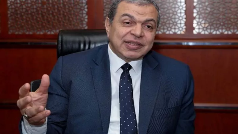 وزير القوى العاملة يهنئ وزير الدفاع بالذكرى الـ 40 لعيد تحرير سيناء 