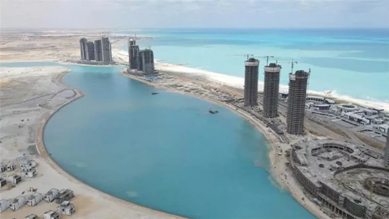 وزير الإسكان يتابع الموقف التنفيذي للمشروعات في مدينة العلمين الجديدة (صور)