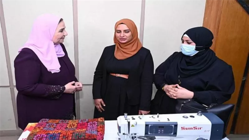 وزيرة التضامن تسلم عددًا من الأدوات الإنتاجية لسيدات جمعية الوحدة في بئر العبد (صور)