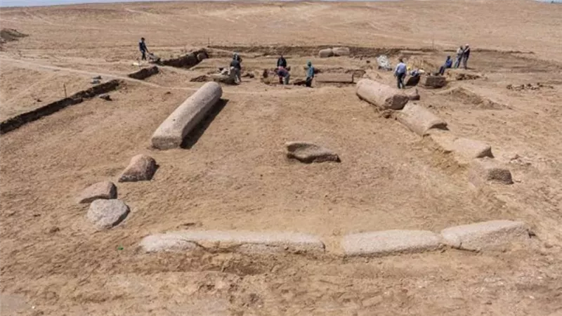 الكشف عن بقايا معبد زيوس كاسيوس بموقع تل الفرما بمنطقة آثار شمال سيناء (صور)