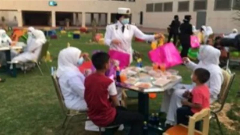 بالصور.. الداخلية توزع ملابس على الأطفال الأيتام وذوى الهمم فى العيد