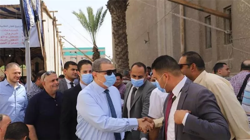 وزير القوى العاملة يتابع تلقي طلبات 1034 لجنة نقابية (صور)