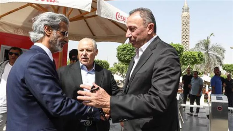 الخطيب يستقبل رئيس الاتحاد القطري لكرة القدم داخل النادي الأهلي