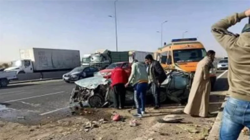 إصابة 6 أشخاص في حادث تصادم سيارتين بمنطقة الهرم