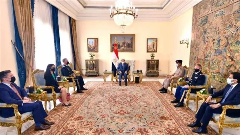 السيسي يستقبل الفريق أول مايكل كوريلا قائد القيادة المركزية الأمريكية