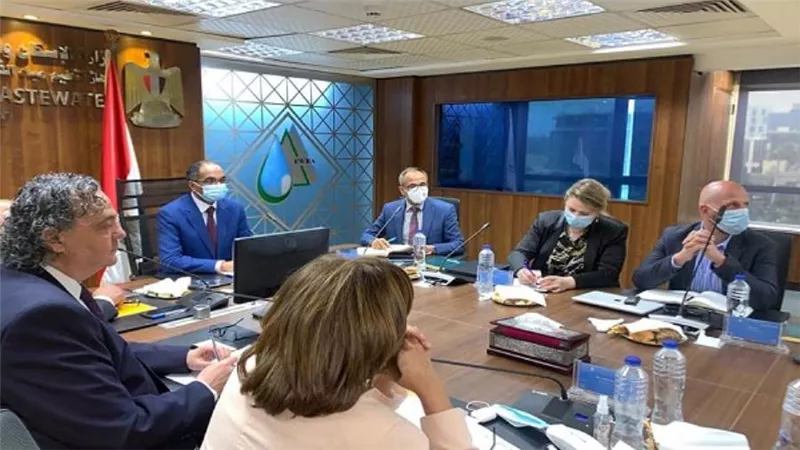 نائب وزير الإسكان يتابع الموقف التنفيذي لمشروعات برنامج خدمات الصرف المُستدامة بالمناطق الريفية (صور)