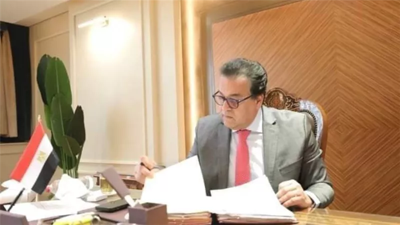 د. خالد عبد الغفار يستعرض تقريرًا عن منشآت وتجهيزات الجامعات التكنولوجية الجديدة بالمرحلة الثانية