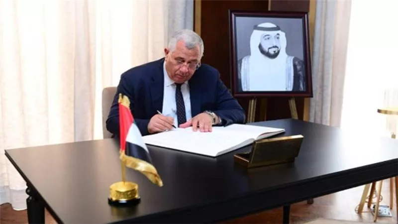 وزير الزراعة يقدم واجب العزاء في وفاة الشيخ خليفة بن زايد آل نهيان