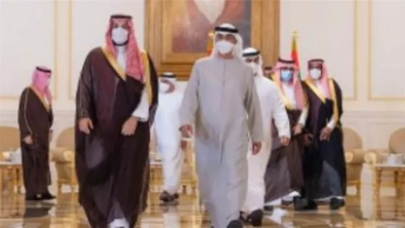ولى العهد السعودى يقدم العزاء لرئيس الإمارات فى وفاة الشيخ خليفة بن زايد.. صور