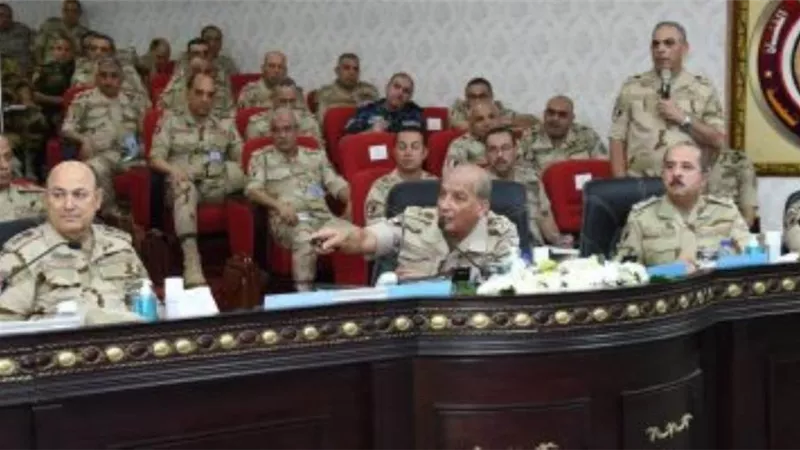 وزير الدفاع يشهد المرحلة الرئيسية لمشروع مراكز القيادة التعبوى (صمود - 1)