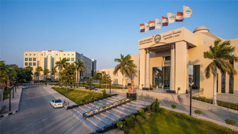 كلية الطب وجراحة الفم والاسنان جامعة مصر للعلوم والتكنولوجيا.. مؤسسة طبية متكاملة