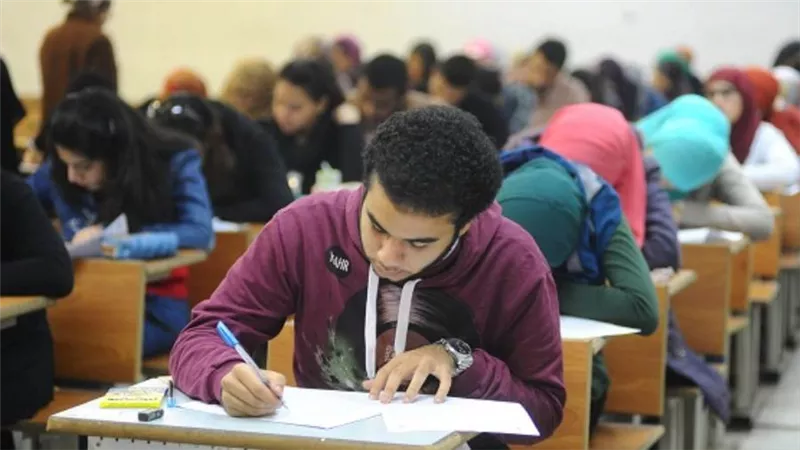 عاجل | الحكومة تكشف حقيقة تعميم نظام «أوبن بوك» في المدارس