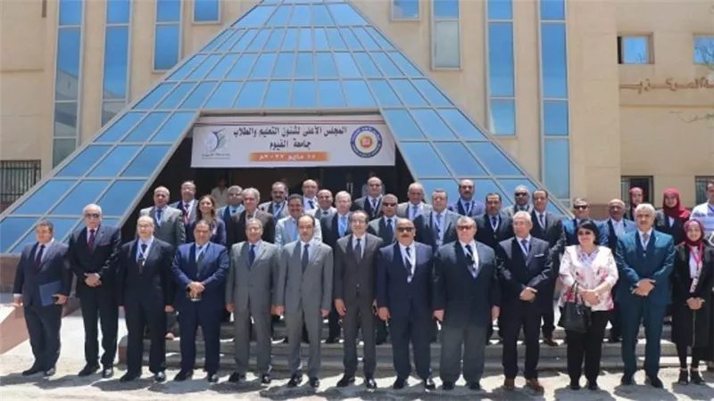 د. خالد عبد الغفار يستعرض تقريرًا عن اجتماع المجلس الأعلى لشئون التعليم والطلاب