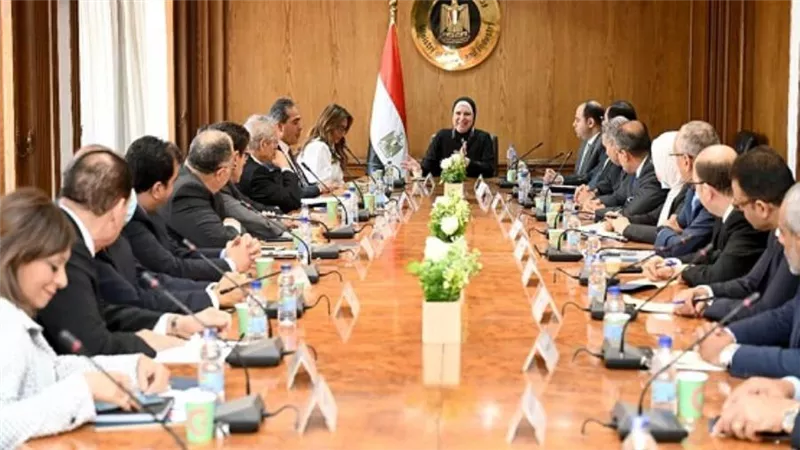 وزيرة التجارة: الحكومة حريصة على تقديم كل الدعم والمساندة للقطاعات الصناعية لزيادة معدلات التصدير (صور)