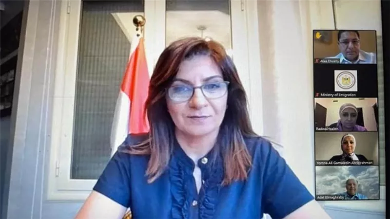 وزيرة الهجرة تعقد اجتماعات تنسيقية مع الخبراء المشاركين في عدة جلسات مؤتمر 