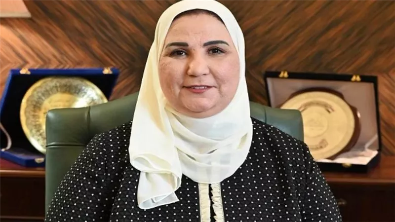 وزيرة التضامن توجه بإحالة سيدة جزائرية وأطفالها إلى أحد مراكز استضافة ضحايا العنف