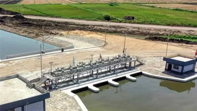 وزير الري يستعرض الموقف التنفيذي لمشروع قناطر ديروط الجديدة وتأهيل وصيانة المنشآت المائية الكبرى (صور)