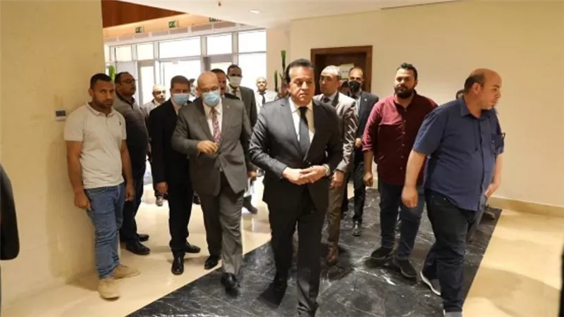 د. خالد عبدالغفار يُباشر مهام عمله من المقر الجديد لوزارة التعليم العالي والبحث العلمي بالعاصمة الإدارية (صور)