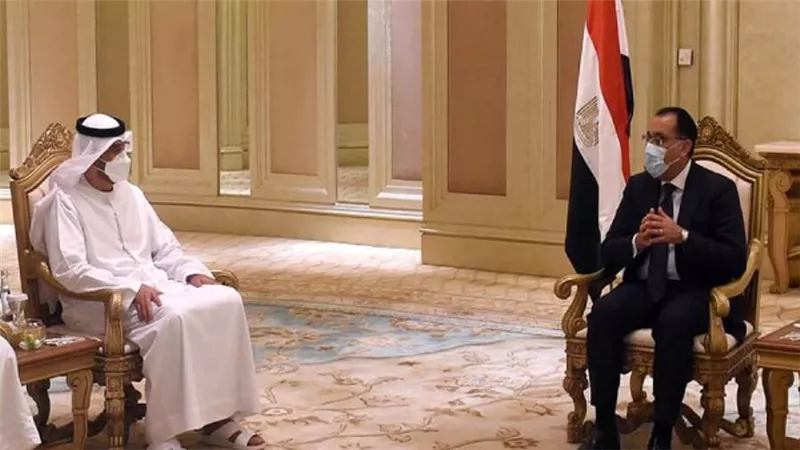 رئيس الوزراء يلتقي وزير الصناعة والتكنولوجيا المتقدمة في الإمارات (صور)