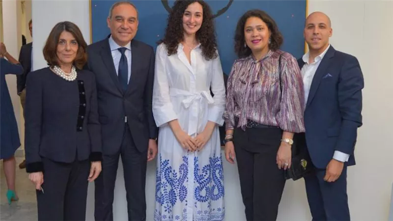 السفير المصري بفرنسا يفتتح أول معرض للفن المصري المعاصر في باريس 