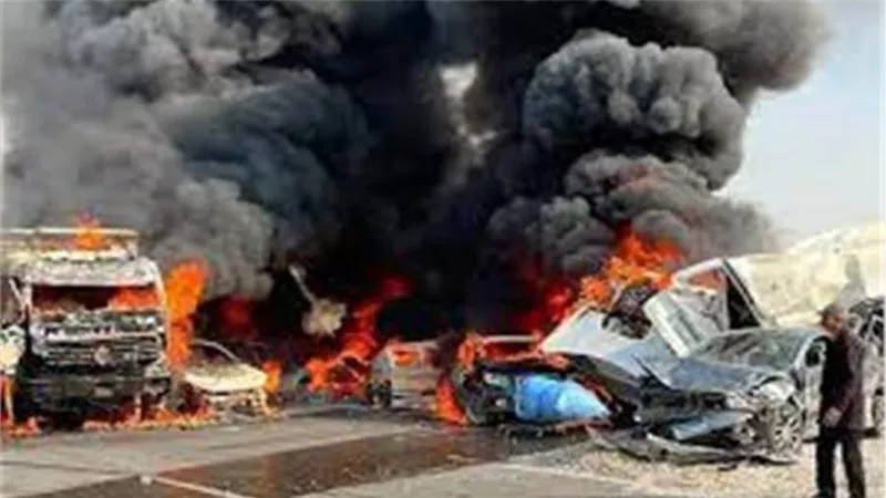 مصرع سائق وإصابة 4 أخرين بسبب تباع سيارة نقل بالشيخ زايد