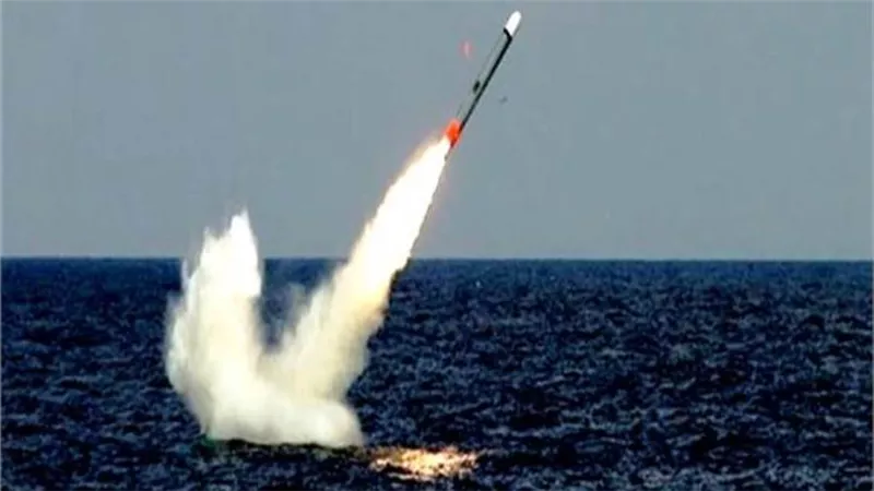 روسيا تطلق صاروخا فوق محطة طاقة نووية في أوكرانيا  