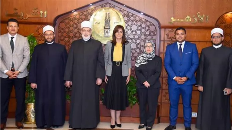 الهجرة والأزهر يوقعان بروتوكول تعاون لـ لم شمل الأسرة المصرية 