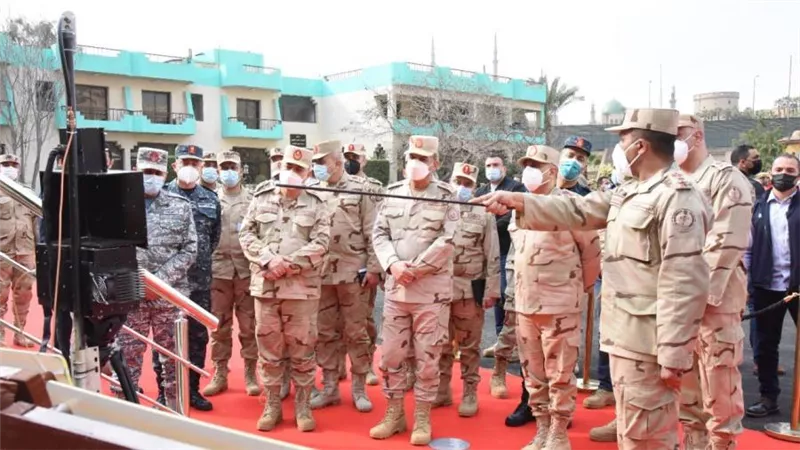 وزير الدفاع يشهد مشروع مراكز القيادة الإستراتيجى التعبوى التخصصى لإدارة الإشارة أمان-3