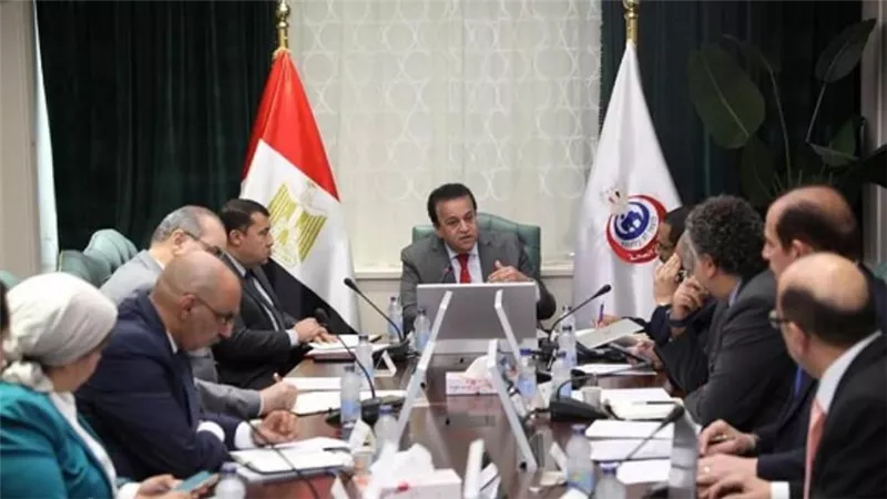 د. خالد عبدالغفار يوجه بوضع خريطة صحية لكل محافظة لضمان استدامة الارتقاء بالمنظومة الصحية (صور)