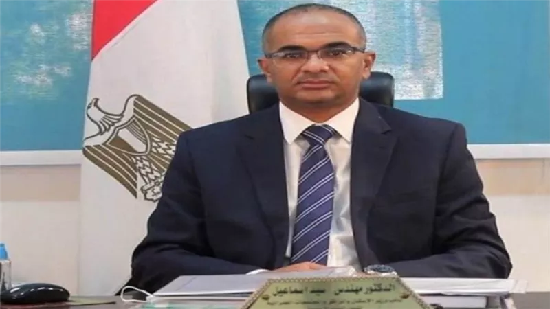 نائب وزير الإسكان للبنية الأساسية يناقش موقف المشروعات المشتركة مع البنك الأوروبي لإعادة الإعمار والتنمية