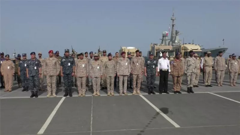 وزير الدفاع يشهد تنفيذ مشروع مراكز القيادة الاستراتيجى التعبوي للهيئة الهندسية شرف -3