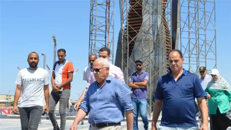 محافظ بورسعيد يتابع الأعمال النهائية بمدخل بورسعيد الجنوبي من اتجاه ٣٠يونيو