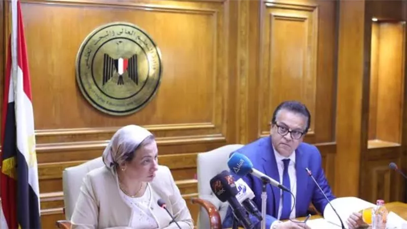 التعليم العالي والبيئة تستعدان لقمة المناخ للتخلص الأمن من النفايات
