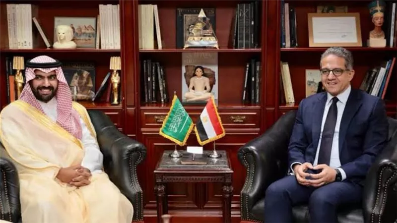 خالد العناني يلتقي وزير الثقافة السعودي لبحث التعاون الأثري