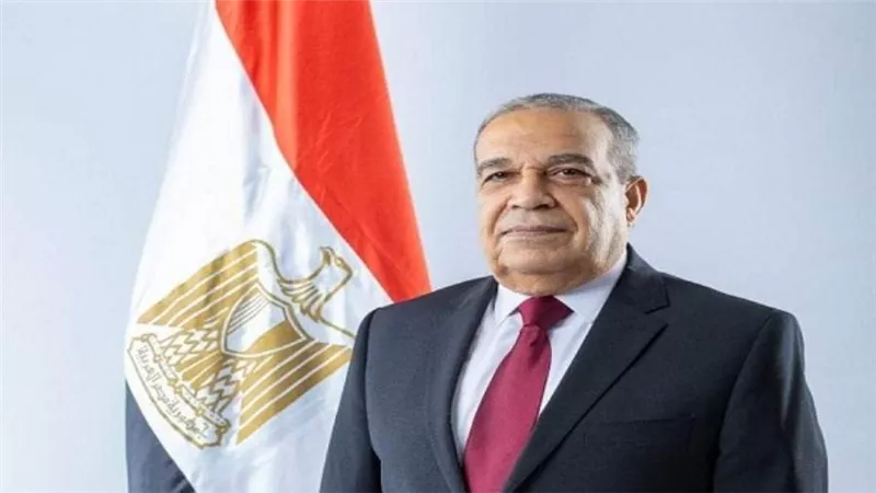 وزير الإنتاج الحربي يهنئ طلاب الأكاديمية المصرية للهندسة والتكنولوجيا المتقدمة لحصولهم على المركز الأول بمهرجان إبداع