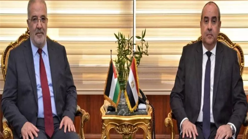وزير الطيران يبحث مع وزير النقل الفلسطيني سبل تعزيز التعاون  فى مجال النقل الجوي (صور)