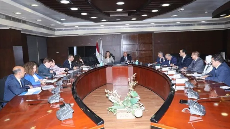 وزير النقل يستقبل وكيل السكرتير العام للأمم المتحدة (صور)