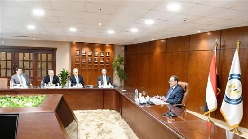 وزير البترول يبحث مع رئيس أبكس الأمريكية أنشطة الشركة في مصر وزيادة استثماراتها (صور)