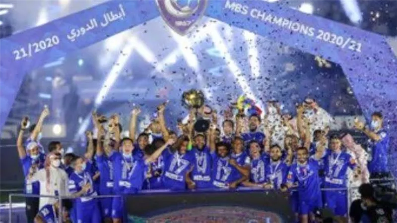 حجازي يخسر الدوري السعودي والهلال يتوج بالبطولة 18