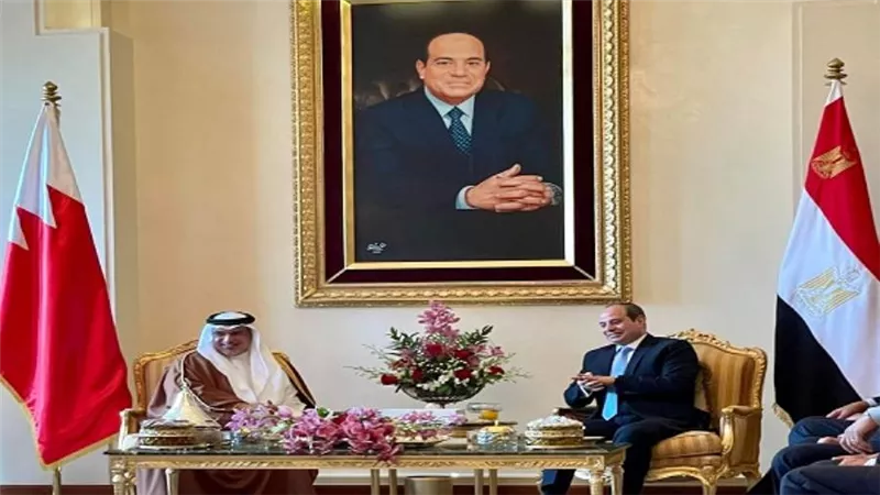 الرئيس السيسي يلتقي ولي العهد البحريني في المنامة