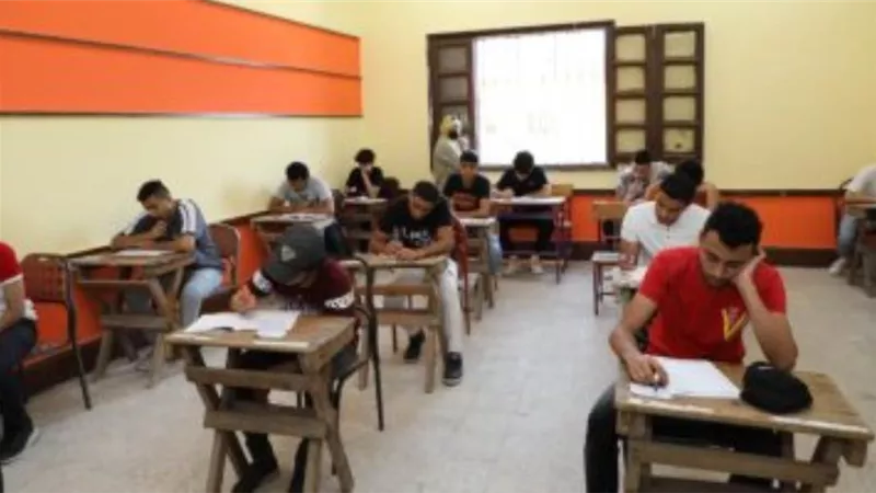 تداول أسئلة امتحان الاقتصاد للثانوية العامة بعد بدء اللجنة.. والتعليم تحقق