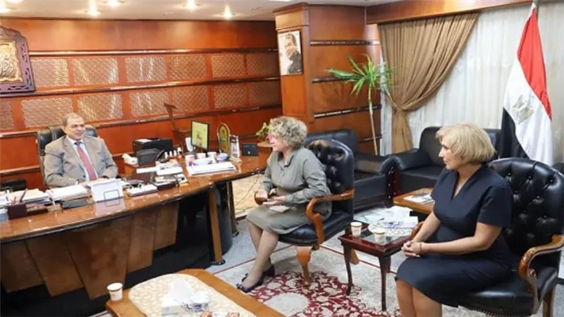 وزير القوى العاملة: تسهيل الإجراءات للشركات الأجنبية العاملة بالمشروعات القومية الكبرى (صور)